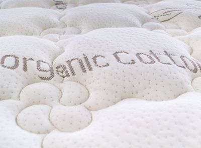 Imagen 2 del producto Cama Europea Cotton Organic 2 Plazas Base Dividida + Set Muebles Aragón