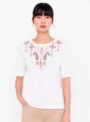 Polera Bordada Escote Redondo
