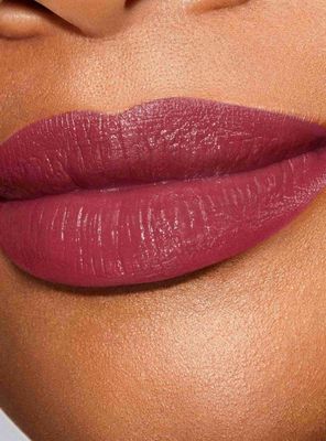 Imagen 2 del producto Labial Pure Color Explicit Slick Shine Lipstick Shhh… 0.7 g
