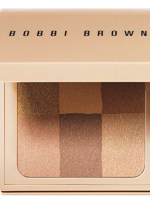 Imagen 2 del producto Iluminador Nude Finish Powder Buff Bobbi Brown