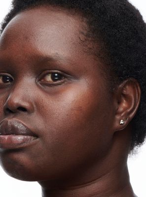 Imagen 2 del producto Studio Radiance Concealer NC63 11 ml