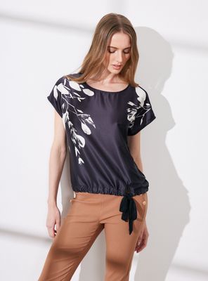 Polera Estampada y Tela Satinada con Espalda Elasticada