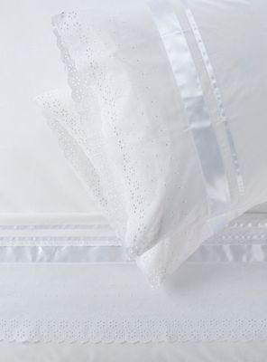 Sábanas 2 Plazas 220 Hilos Broderie Blanco