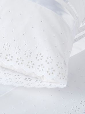 Imagen 2 del producto Sábanas 1.5 Plaza 220 Hilos Broderie Blanco