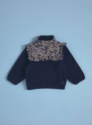 Polar Floral Cuello Alto con Botones