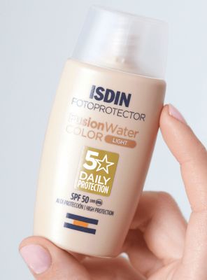 Imagen 2 del producto Bloqueador Solar ISDIN Fusion Water Color Light SPF 50