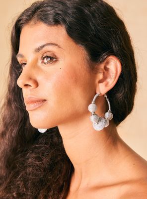 Aros Colgantes con Bordado Metalizado