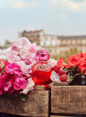 Imagen 2 del producto Set Mujer Cherie EDP Mujer 100 ml + Body Lotion 100 ml + 7.5 ml