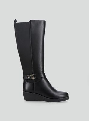 Imagen 2 del producto Bota Cuña Efecto Cuero Mujer