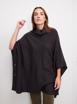 Sweater Poncho Tejido con Botones en Costados