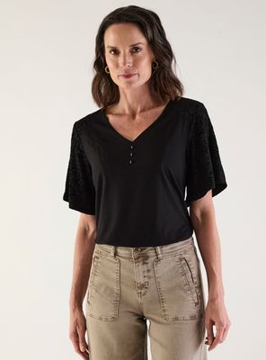 Polera Lisa Detalle en Mangas