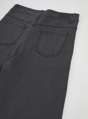 Imagen 2 del producto Jeans con Contraste en Bottom y Tachas