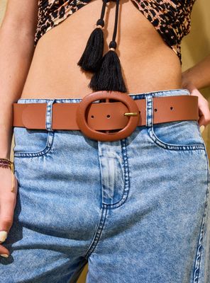 Cinturón Unicolor Hebilla Forrada en Cuero