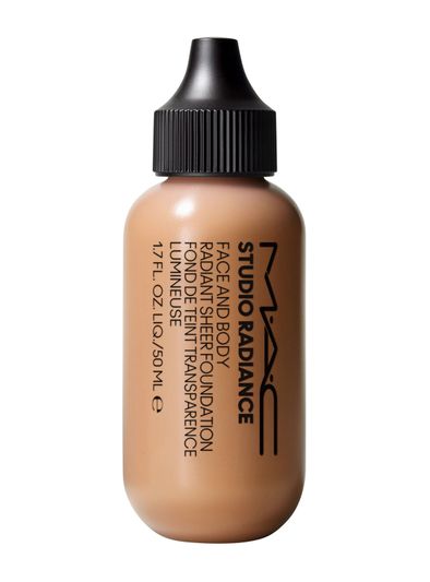 Base de Maquillaje Studio Radiance Face and Body Radiant Sheer Pieles Claras a Medias - image 1