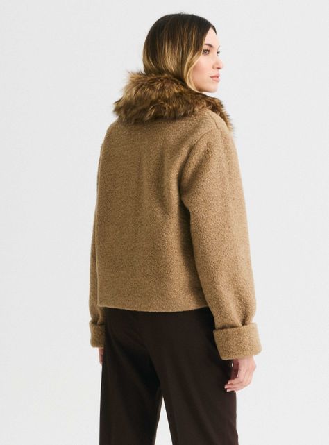 Chaqueta Texturada con Cuello de Piel-1