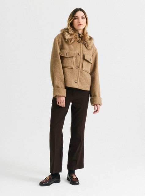 Chaqueta Texturada con Cuello de Piel-4