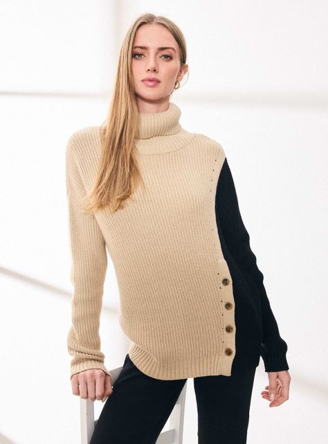 Sweater Bicolor con Botones en Corte Diagonal-0
