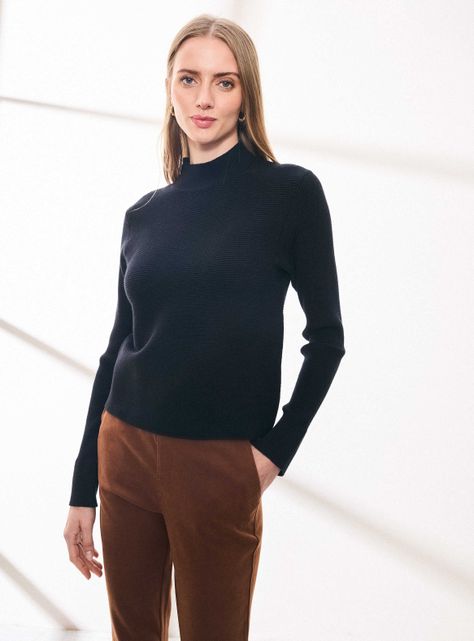 Sweater Cuello Alto y Textura Líneas-0