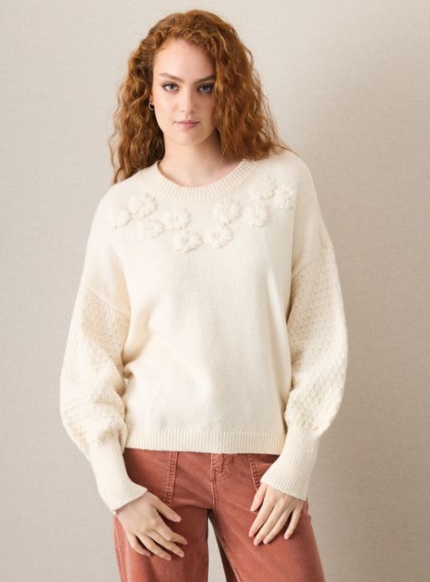 Sweater con Flores Bordadas en Relieve-0