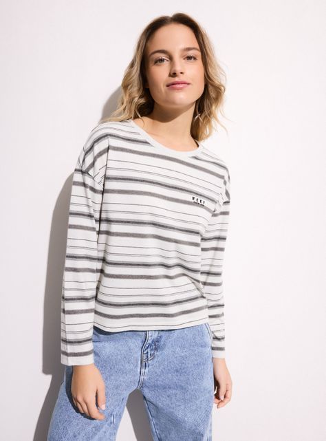 Polera Manga Larga Regular con Bordado en Pecho-0