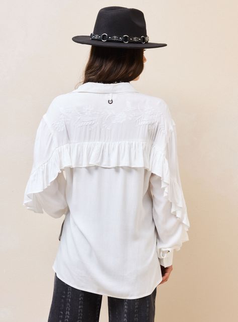 Blusa Bordado al Tono en Espalda y Mangas-1
