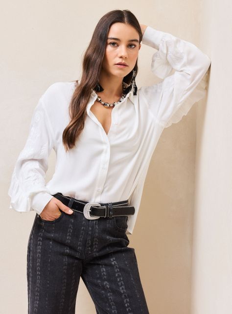 Blusa Bordado al Tono en Espalda y Mangas-0
