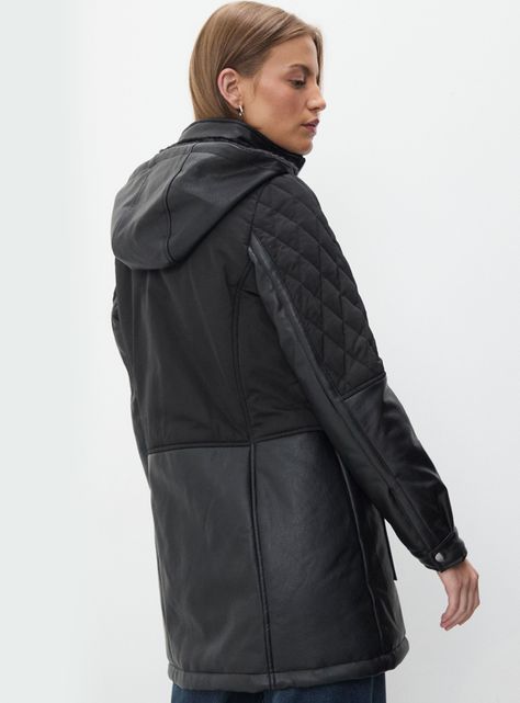 Parka Lisa con Cortes y Bolsillos-1