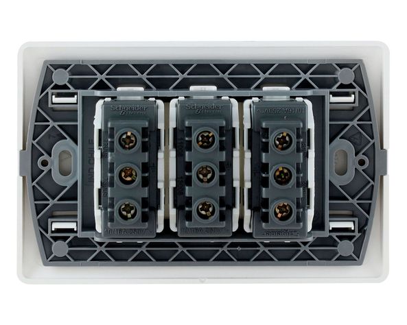 Placa armada tomacorriente triple 10A 2P+T Génesis blanco Schneider-2