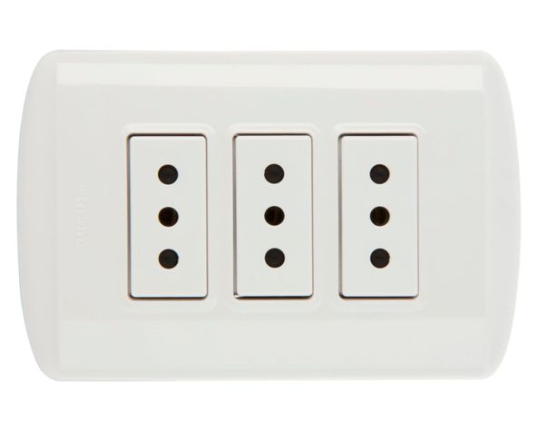 Toma corriente triple 10 a modus blanco Bticino-0