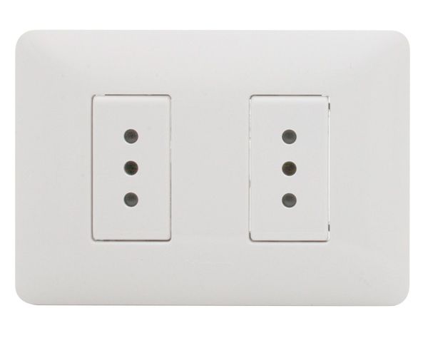 Enchufe hembra 2 p+t doble blanco armado matix Bticino-0