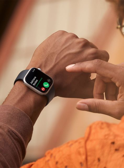 Apple Watch Series 8 41mm GPS Caja Aluminio y Correa Deportiva Blanco Estelar-3