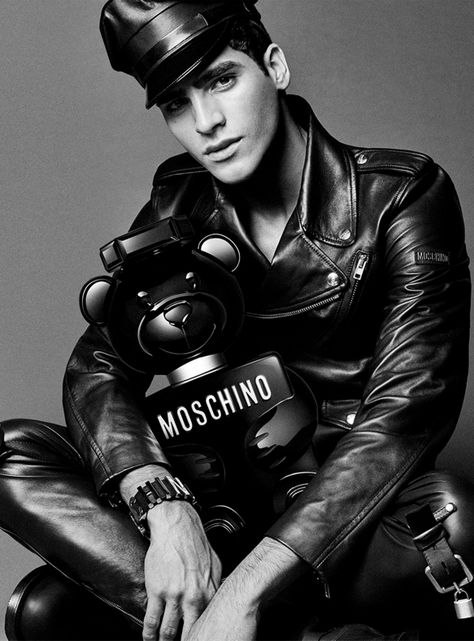 Perfume Moschino Toy Boy Hombre EDP 100 ml-3