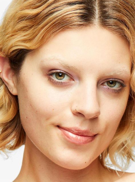 Base de Maquillaje M·A·C Strobe Dewy Skin Light 2-2