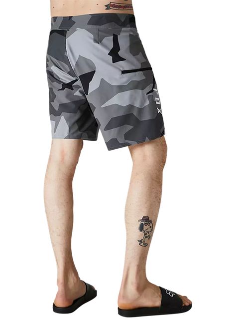 Traje de Baño Overhead 18" Camo Negro-1