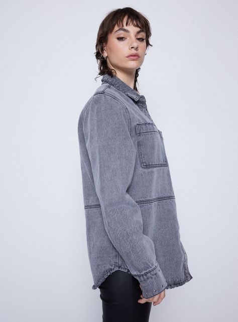 Chaqueta Denim Lavada con Aplicación-2