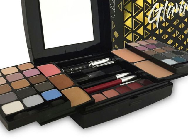 Set Petrizzio de Maquillaje Be Glamorous 18-1