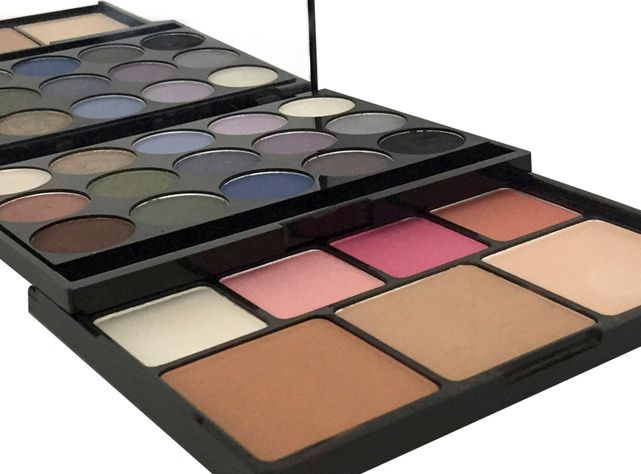 Set Petrizzio de Maquillaje Be Unique 18-1