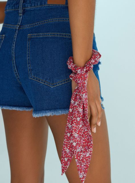 Short Denim con Roturas Tiro Alto-3