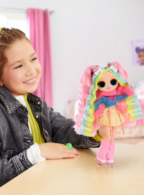 L.O.L. Surprise OMG Sunshine Makeover Bubblegum DJ-6