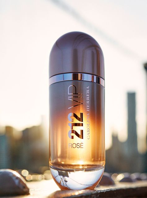 Perfume 212 Vip Rosé 1 Mujer EDP 50 ml-4