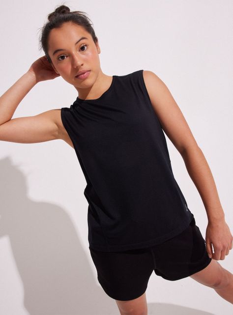 Polera Diseño Relajado con Corte en Espalda-0