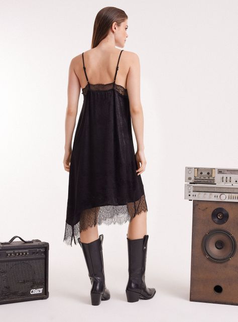 Vestido con Tirantes y Transparencia en Bordes-5