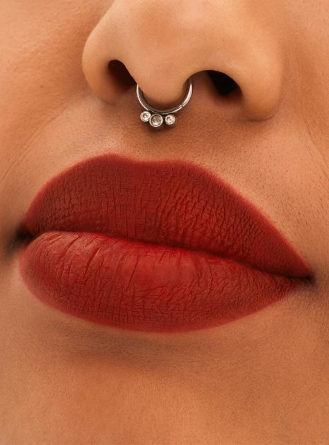 Labial M·A·C Locked Kiss Lipstick Vicious 1.8 g-4