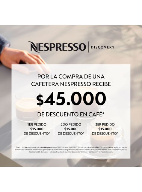 Cafetera de Cápsulas Essenza Mini Roja + Espumador de Leche Aeroccino 3-9