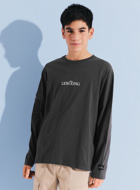 Polera Manga Larga con Bolsillo Scar Rey León Disney-1