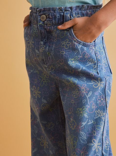 Jeans Flores Estampadas y Elastico en Cintura-4