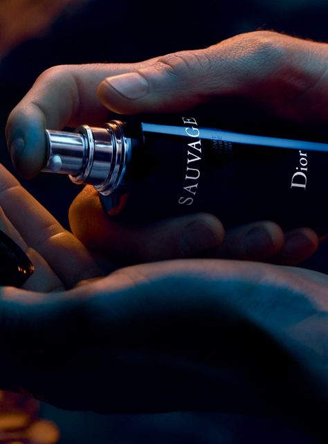 Sauvage Tratamiento Hidratante Rostro y Barba 75 ml-2