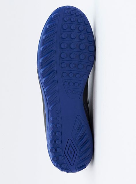 Zapatilla de Fútbol U Classico XII TF Hombre-3