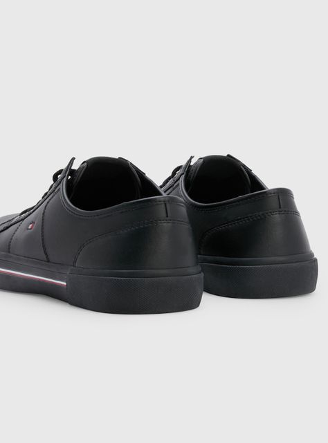 Zapatilla Urbana Cuero Black Logo Hombre-3