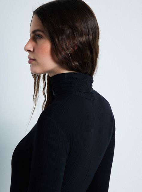 Polera Cuello Alto Suave-3